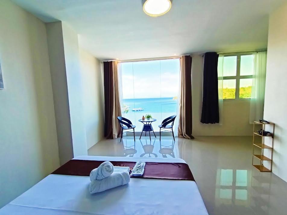Hotel Dorotea Puerto Galera Exterior photo